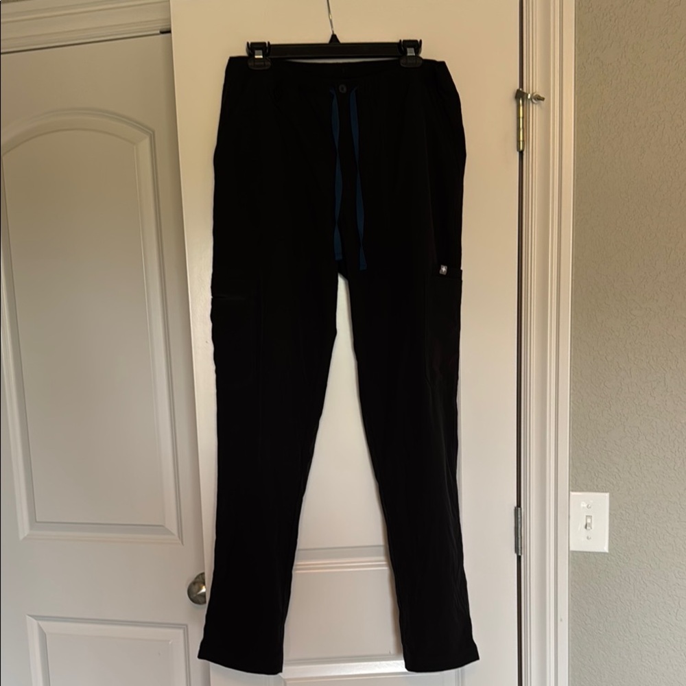 Figs Black Cargo Scrubs Medium